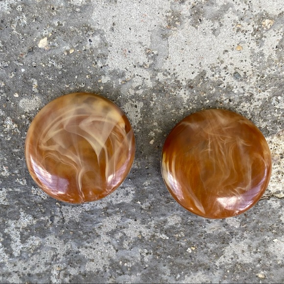 Neutral Vintage Jewelry Lot - 3 Necklaces, 1 Earrings - Picture 7 of 13